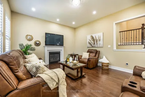 2A Grayson Rd, Ajax, ON L1Z 1E4