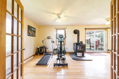 4220 Lakeshore Rd, Clarington, ON L1B 0H1
