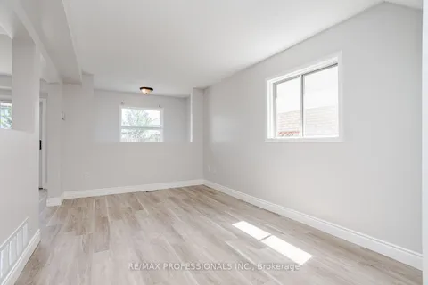 29 Somerscales Dr, Clarington, ON L1C 5B6