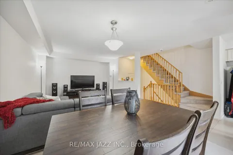 71 Far North Crt, Oshawa, ON L1L 0J5