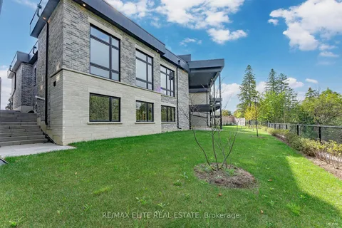 10 Tidmarsh Lane, Ajax, ON L1T 4S1