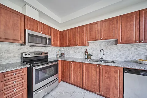 78 Quarrie Lane, Ajax, ON L1T 0N1