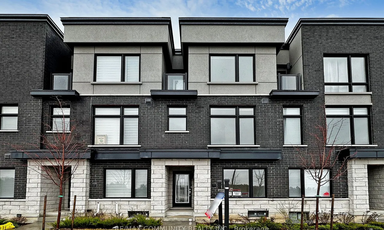 2622 Castlegate Crossing, Pickering, ON L1X 0H9