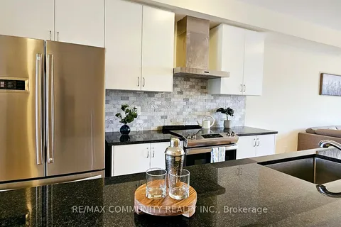 2622 Castlegate Crossing, Pickering, ON L1X 0H9