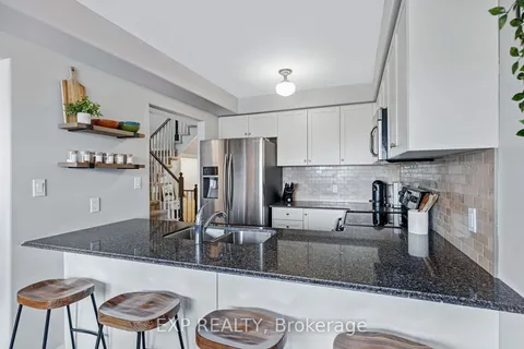1776 Shelburne St, Oshawa, ON L1K 0T2