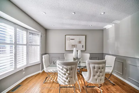 4 Radford Dr, Ajax, ON L1T 1V9