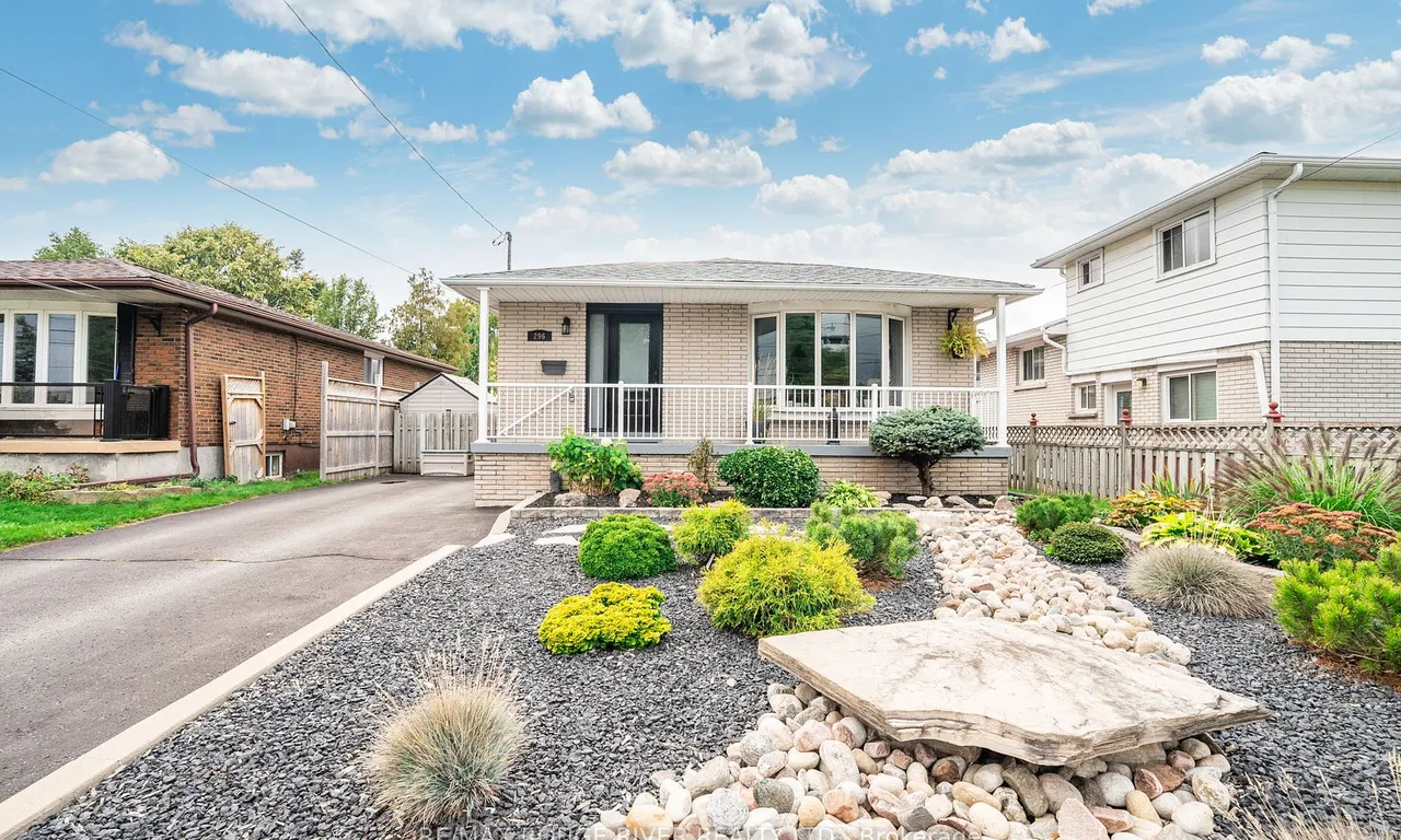 296 Harmony Rd, Oshawa, ON L1G 6L5