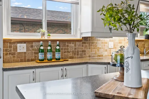 296 Harmony Rd, Oshawa, ON L1G 6L5