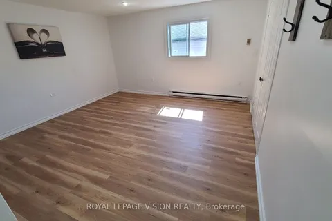 303 Beech St, Whitby, ON L1N 3B3