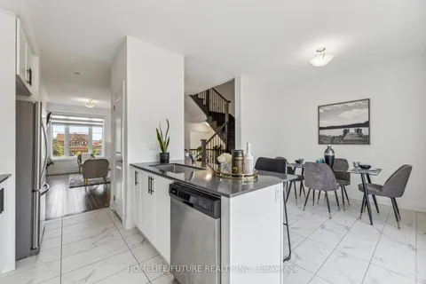38 Elkington Cres, Whitby, ON L1P 0L7