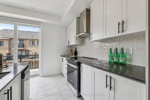 38 Elkington Cres, Whitby, ON L1P 0L7