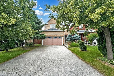 1452 Sandhurst Cres, Pickering, ON L1V 6Y8