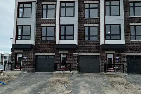 32 Pegler St, Ajax, ON L1S 7M3