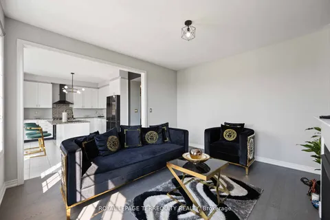 316 Windfields Farm Dr, Oshawa, ON L1L 0M3