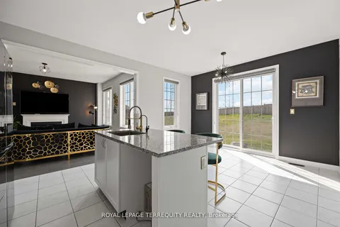 316 Windfields Farm Dr, Oshawa, ON L1L 0M3