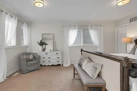 47 Stillwell Lane, Clarington, ON L1B 1R4