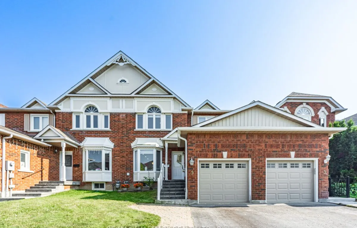 5 Gill Cres, Ajax, ON L1T 3Y9