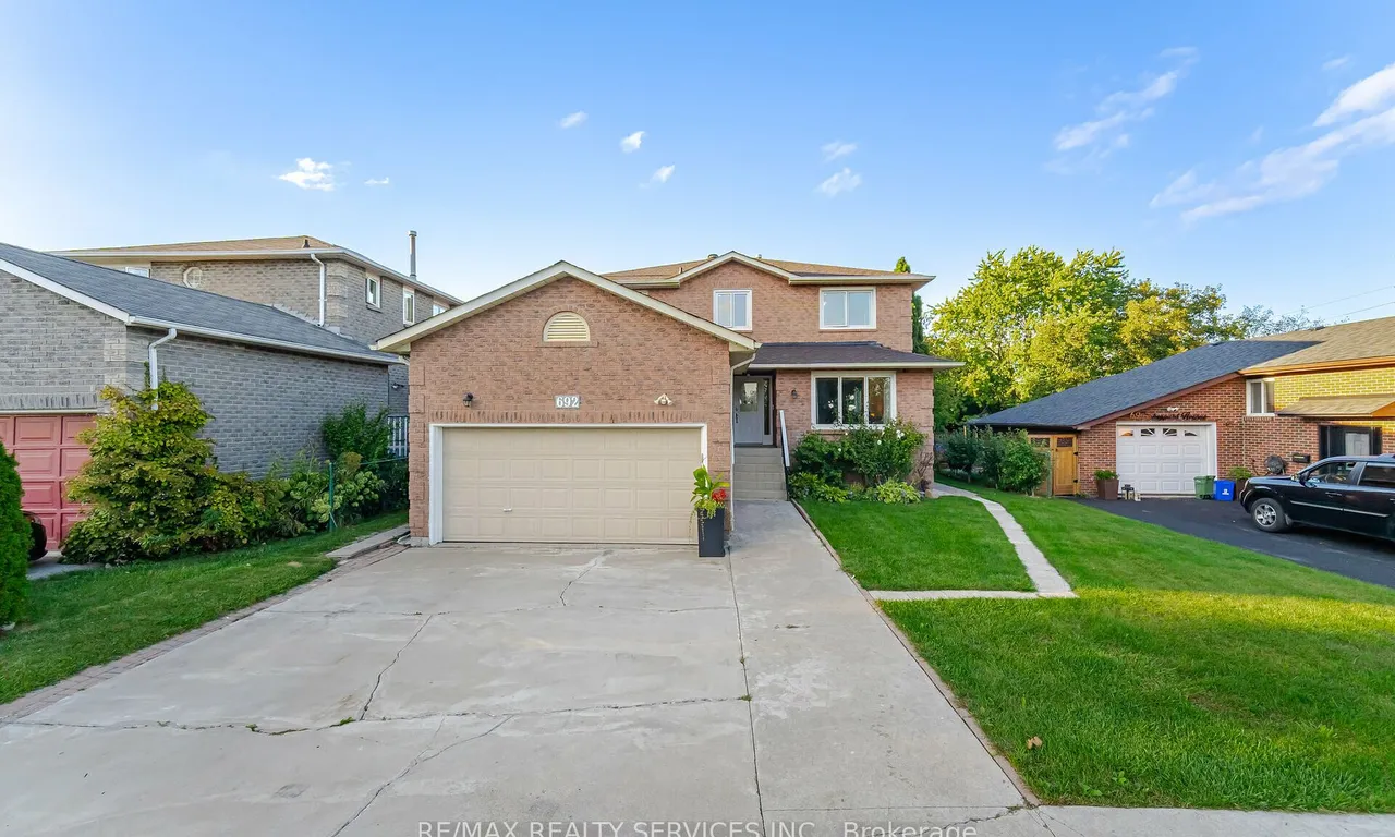 692 Sheppard Ave, Pickering, ON L1V 1G3