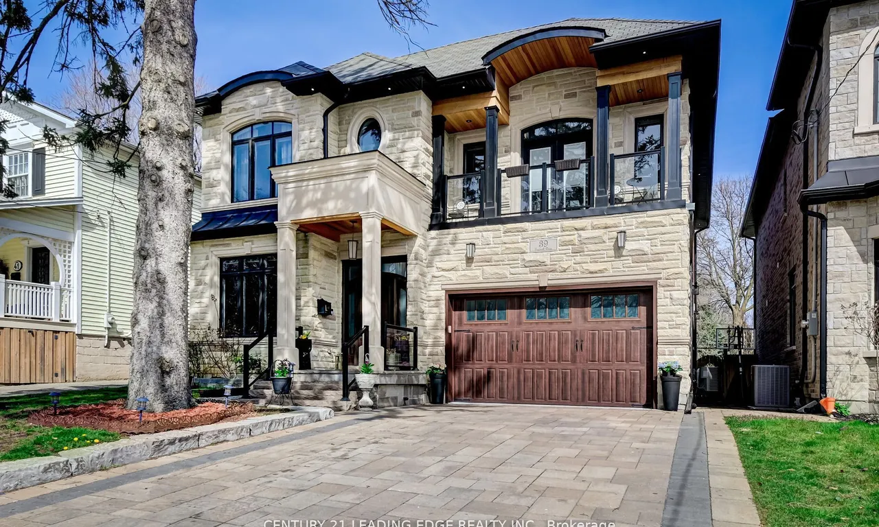 39 Gradwell Dr, Toronto, ON M1M 2N1