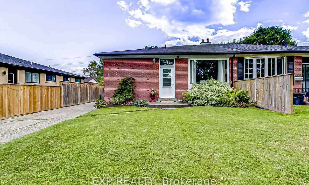 71 Emperor St, Ajax, ON L1S 1N1