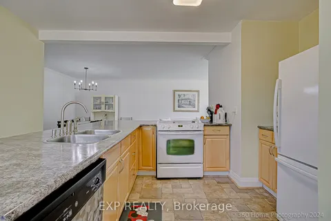 71 Emperor St, Ajax, ON L1S 1N1