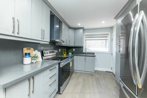 59 Hollyhedge Dr, Toronto, ON M1J 1X2