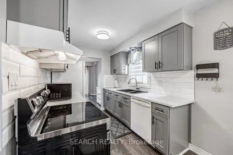 16 Hartsfield Dr, Clarington, ON L1E 1M5