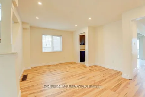 3 Formosa Ave, Ajax, ON L1Z 0N8