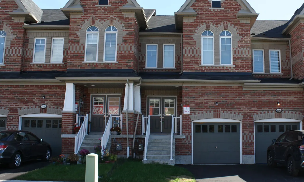 1183 KETTERING Dr, Oshawa, ON L1K 1A6