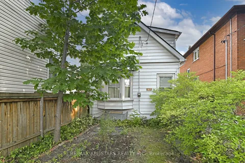 41 Norwood Rd, Toronto, ON M4E 2S2