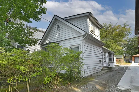 41 Norwood Rd, Toronto, ON M4E 2S2