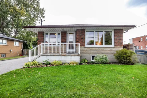 329 Malaga Rd, Oshawa, ON L1J 1N6