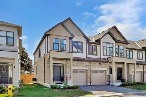 340 Okanagan Path, Oshawa, ON L1H 0A7