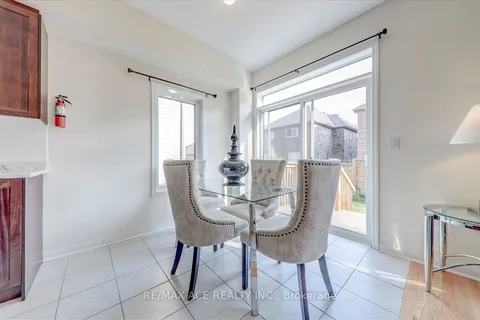 2560 Winter Words Dr, Oshawa, ON L1L 0S7