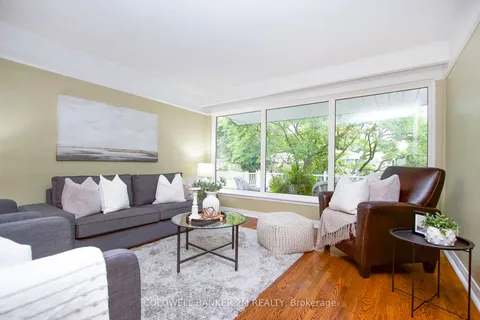 204 Madawaska Ave, Oshawa, ON L1J 1E5