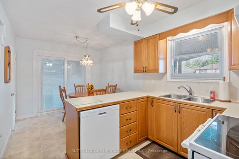 921 Florell Dr, Oshawa, ON L1H 6W3