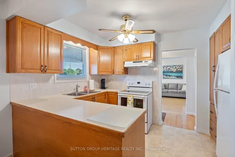 921 Florell Dr, Oshawa, ON L1H 6W3