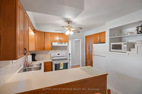 921 Florell Dr, Oshawa, ON L1H 6W3