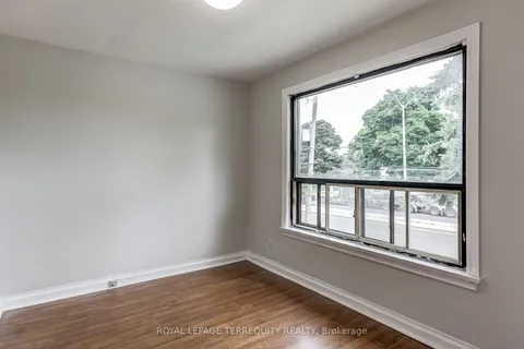2563 Kingston Rd, Toronto, ON M1M 1M1