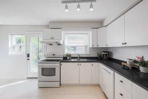 39 Aldergrove Ave, Toronto, ON M4C 1B3