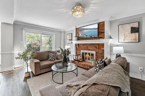 1437 Manitou Crt, Oshawa, ON L1G 7P8