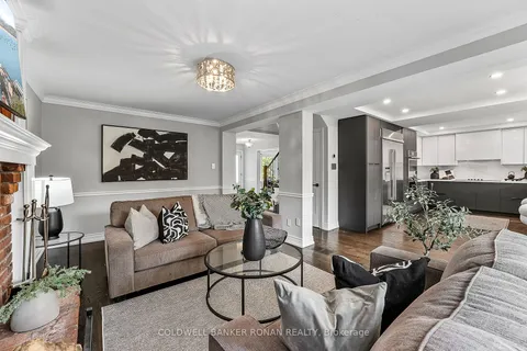 1437 Manitou Crt, Oshawa, ON L1G 7P8