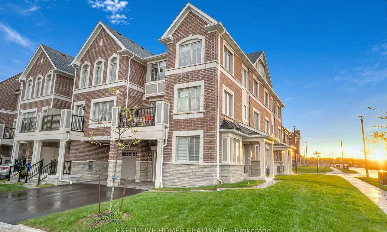 3400 Swordbill St, Pickering, ON L1X 0N1