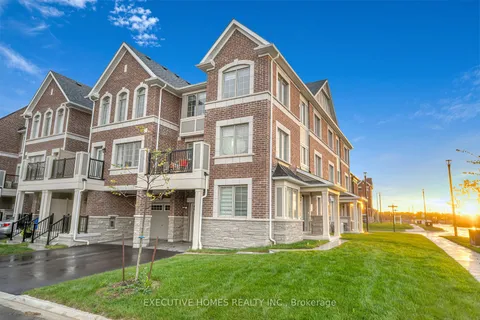 3400 Swordbill St, Pickering, ON L1X 0N1