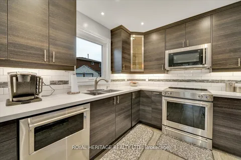 107 Clayton Cres, Clarington, ON L1C 4N9