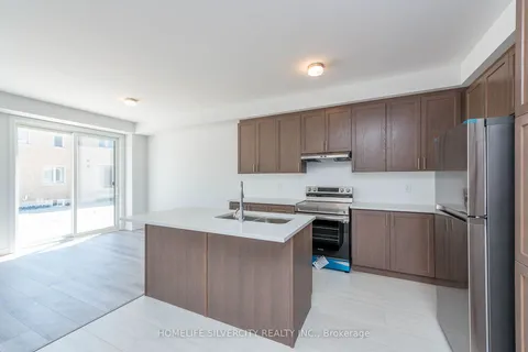 2035 Verne Bowen Dr, Oshawa, ON L1L 0S1