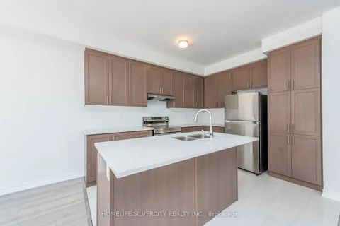 2035 Verne Bowen Dr, Oshawa, ON L1L 0S1