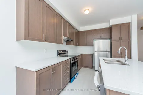 2035 Verne Bowen Dr, Oshawa, ON L1L 0S1