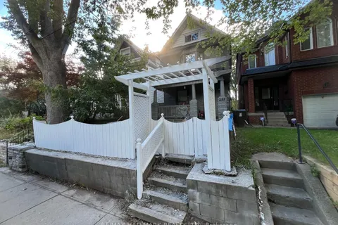 244 Ashdale Ave, Toronto, ON M4L 2Y9
