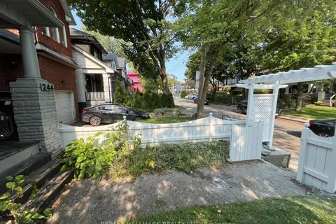 244 Ashdale Ave, Toronto, ON M4L 2Y9